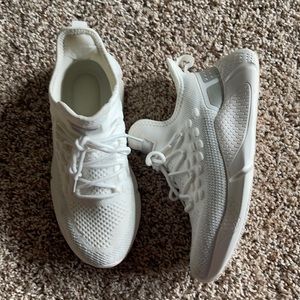 All white workout shoes 8 1/2